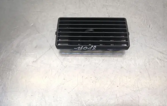 Volkswagen Golf IV Dashboard side air vent grill/cover trim