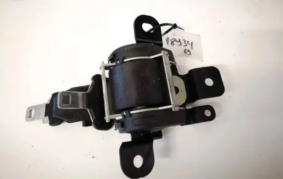 Middle seatbelt (rear)