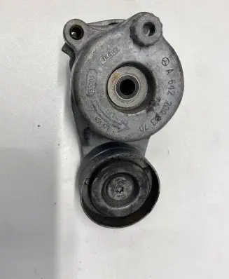 Mercedes-Benz Vito Viano W639 Timing belt/chain tensioner A64220070