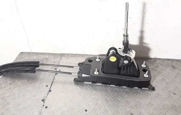 Volkswagen Golf VII Gear shifter/selector 5Q0711061