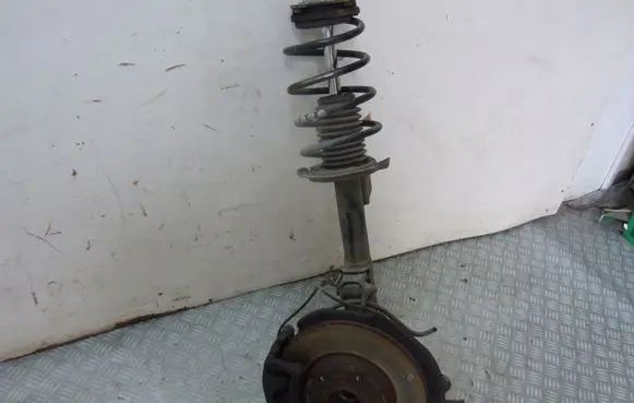 Mercedes-Benz A W169 Front wheel hub spindle knuckle