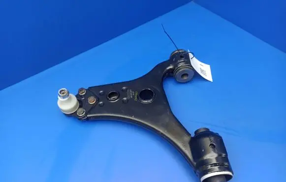 Mercedes-Benz A W169 Front lower control arm/wishbone 1693300607
