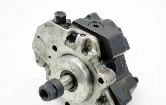 BMW X3 E83 Fuel injection high pressure pump 0445010045