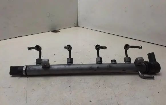 Fuel main line pipe