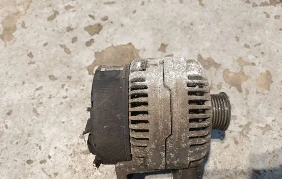 Opel Frontera B Generator/alternator