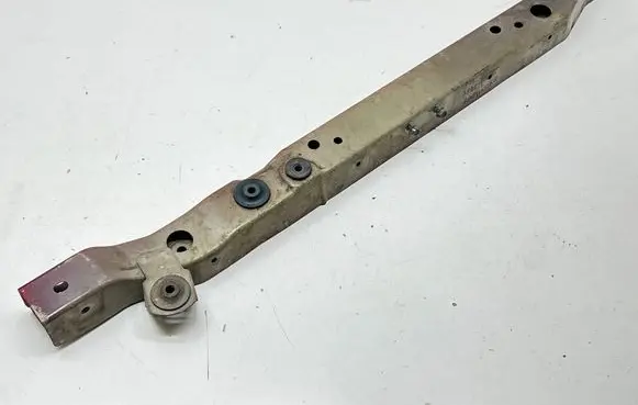 Nissan Pulsar Bottom radiator support slam panel 7159977