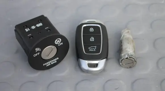 Hyundai Kona I Ignition key/card KLUCZYKKONAI