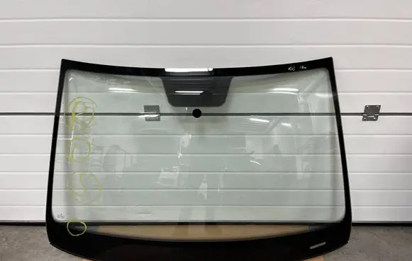 Volkswagen Polo VI Front windscreen/windshield window 