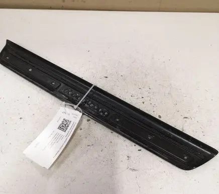 Volvo V40 Front sill trim cover 31265842