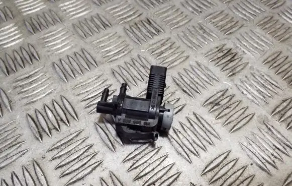 Valve vacuum