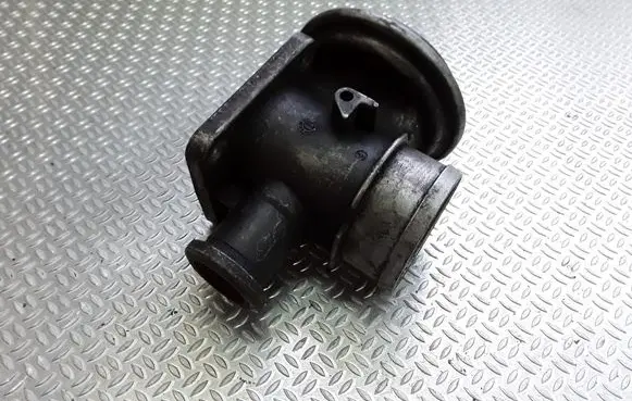 BMW 5 E39 EGR valve 72252200