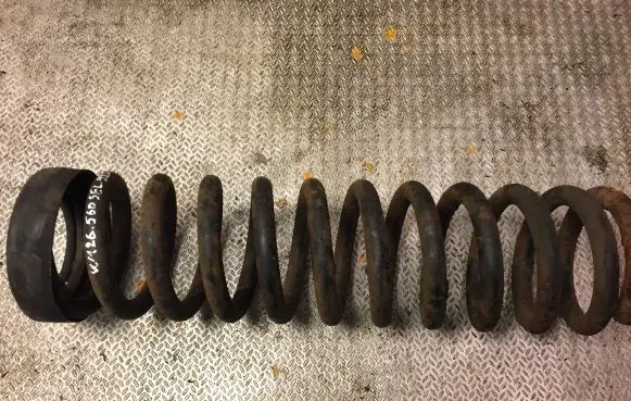 Mercedes-Benz S W126 Front coil spring 1263211804 A1263211804