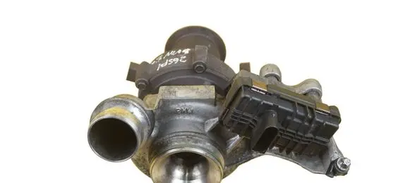 BMW 3 E90 E91 Turbo 8512464 N47D20C
