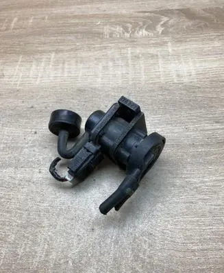 Volvo S40, V40 Turbo solenoid valve 7700874764