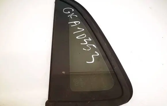 Volkswagen Cross Polo Rear side window as2