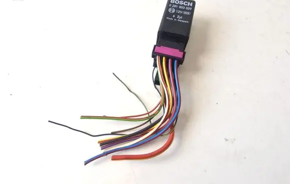 Audi Q7 4L Glow plug pre-heat relay 4E0907282A