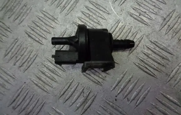 Opel Corsa C Vacuum valve 