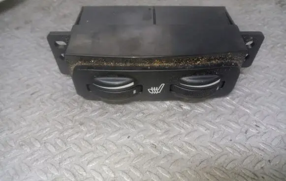 Toyota Avensis T250 Seat heating switch 453417