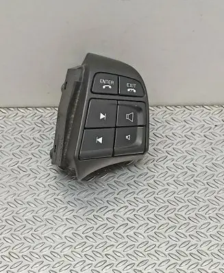 Volvo V70 Steering wheel buttons/switches 30739640 06W22