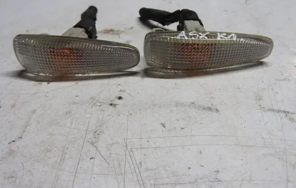 Mitsubishi ASX Front fender indicator light