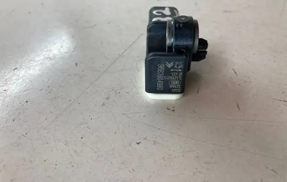 Peugeot 3008 I Airbag deployment crash/impact sensor 9663904980