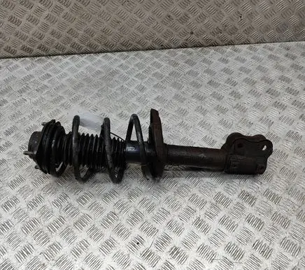 Hyundai i40 Front shock absorber/damper 546613Z130