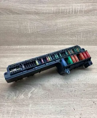 BMW 5 E60 E61 Fuse box set 695733001 18917