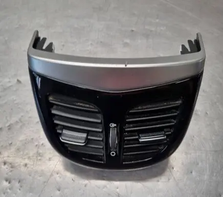Hyundai i40 Rear air vent grill 846423Z001