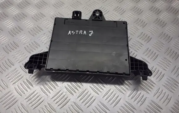 Opel Astra J High voltage junction box 13343950