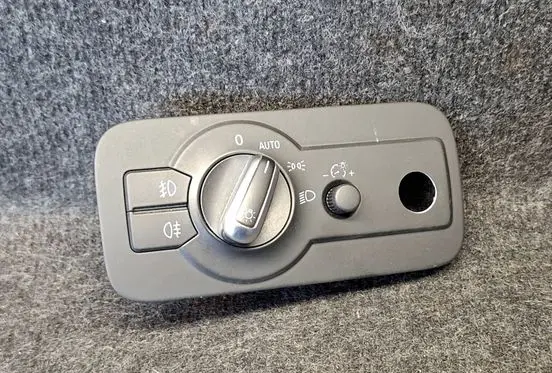 Volkswagen Touareg II Light switch 7P6941431D