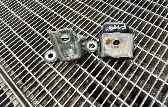 Renault Clio IV Front door hinge set 