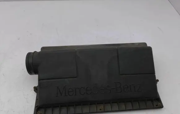 Mercedes-Benz Vito Viano W639 Air filter box cover A6395282506