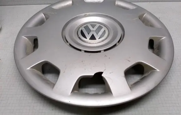Volkswagen Golf V R15 wheel hub/cap/trim 3B0601147