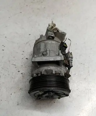 Renault Captur Air conditioning (A/C) compressor (pump) 926000734RS5 926000734R 8050842448