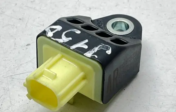 Toyota Land Cruiser (J150) Airbag deployment crash/impact sensor 8983760020