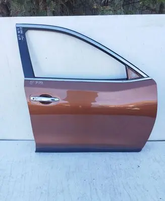 Nissan X-Trail T32 Front door