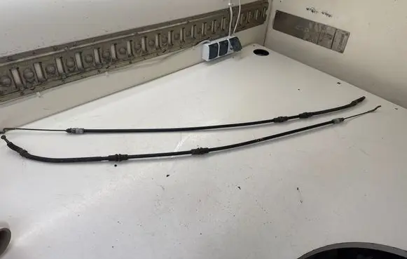 Volkswagen Multivan T5 Handbrake/parking brake wiring cable 
