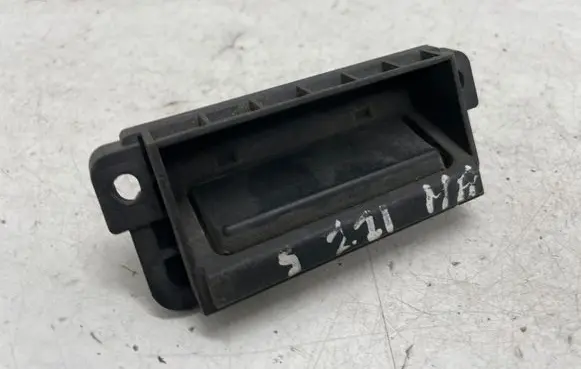 Mercedes-Benz C W204 Tailgate opening switch A2217500893