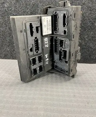 Mercedes-Benz E W211 SAM control unit 2115453101 A2115453101