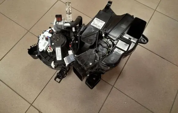 Mercedes-Benz GL X166 Interior heater climate box assembly T1017663B A1668301660 T1019249Z