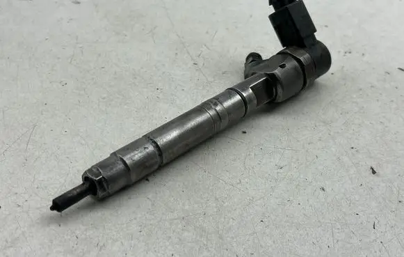 Mercedes-Benz ML W163 Fuel injector 0445110202