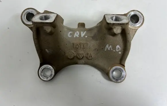 Honda CR-V Engine mounting bracket T1G