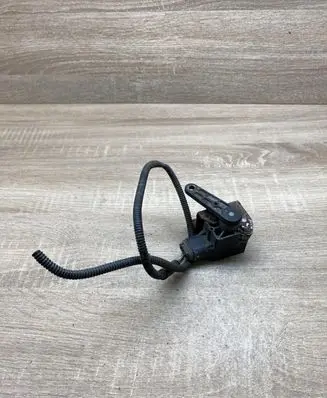 Mercedes-Benz ML W164 Headlight/headlamp level sensor A0105427717