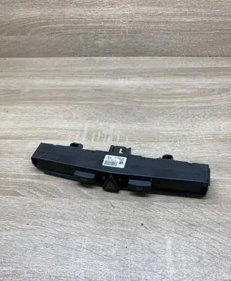 Opel Zafira B Hazard light switch 13100107
