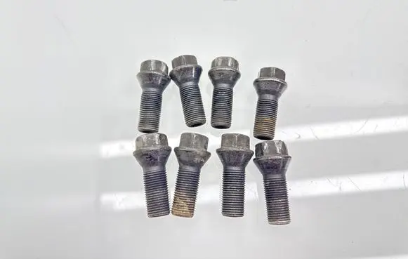 Nuts/bolts