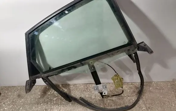 Audi A6 S6 C6 4F Front door electric window regulator 4F0839462