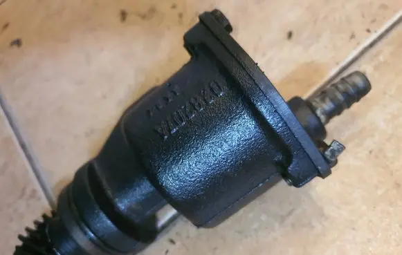 Audi 80 90 B3 Vacuum pump 028207A