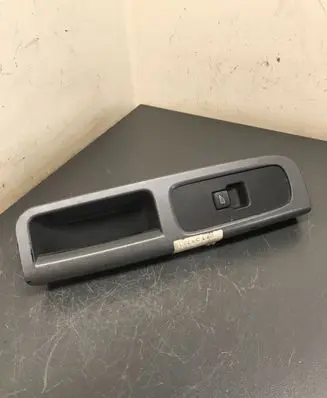 Volvo S40 Electric window control switch 8679473