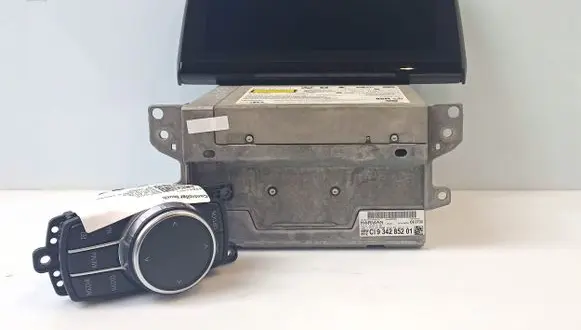 Radio/CD/DVD/GPS head unit