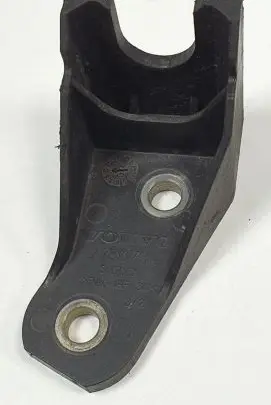 Volvo C30 Gear shift cable bracket 9480734